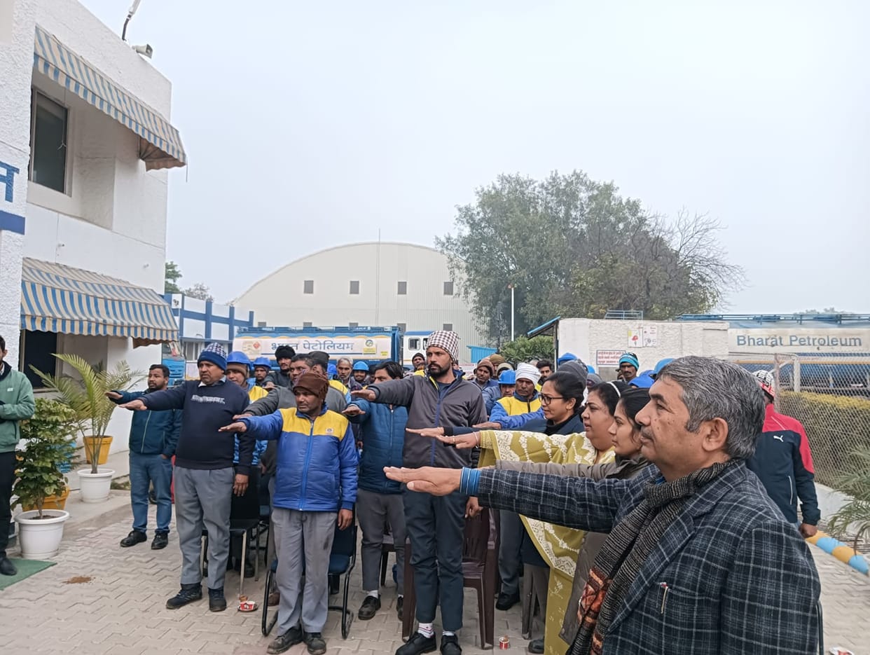 Tanker drivers took information about road safety