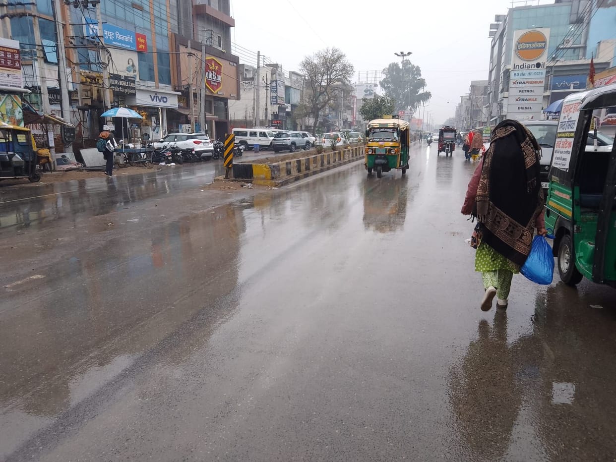 Farmers face happy faces due to heavy rain, maximum temperature drops