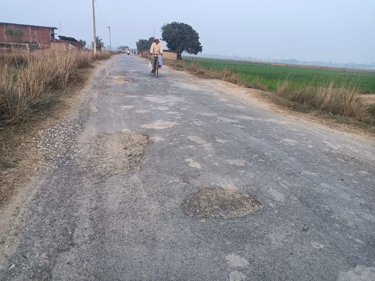Manjharia-Katka road has been in bad shape for three years in the hope of widening
