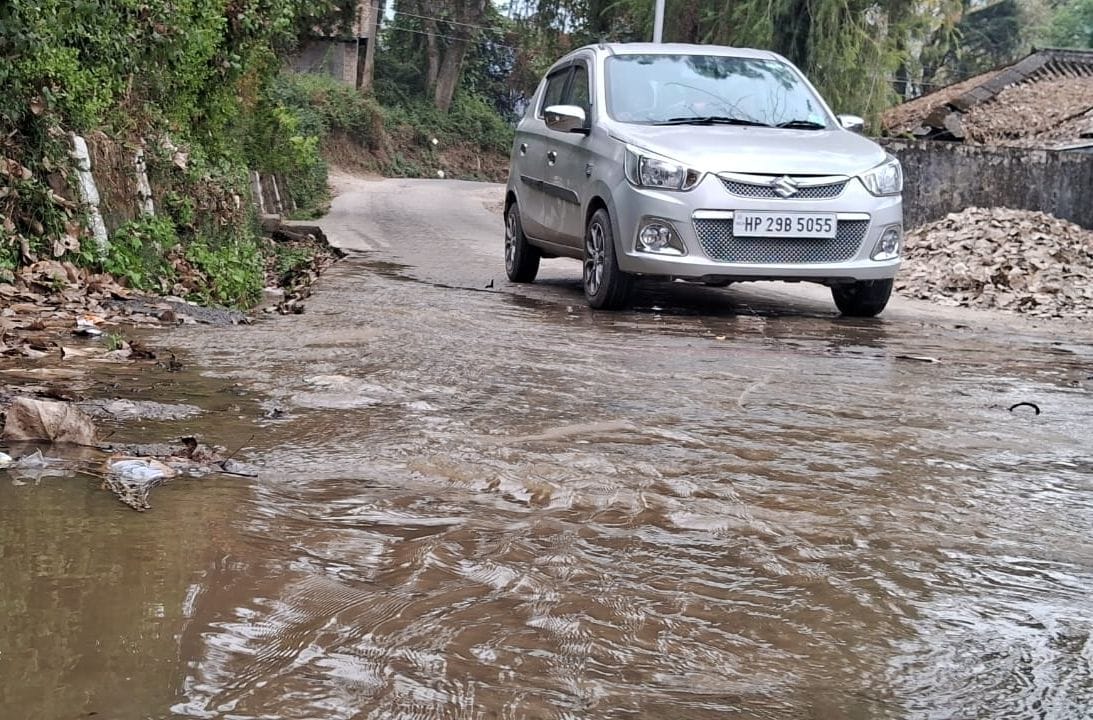 College road becomes pond, even pedestrians are troubled