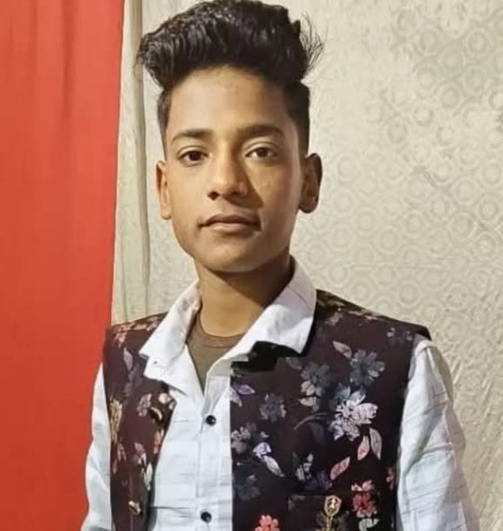 Farrukhabad student coming to give practical dies in road accident