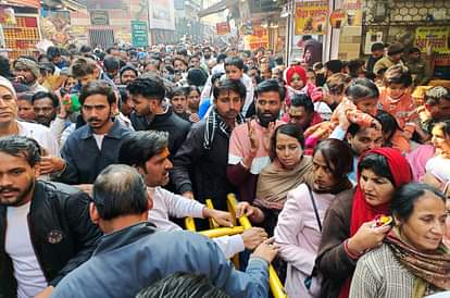 Devotees gathered in Bihariji temple, boy and girl unconscious
