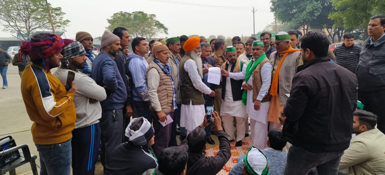 Farmers staged a sit-in protest at Kinauni mill for outstanding sugarcane payment