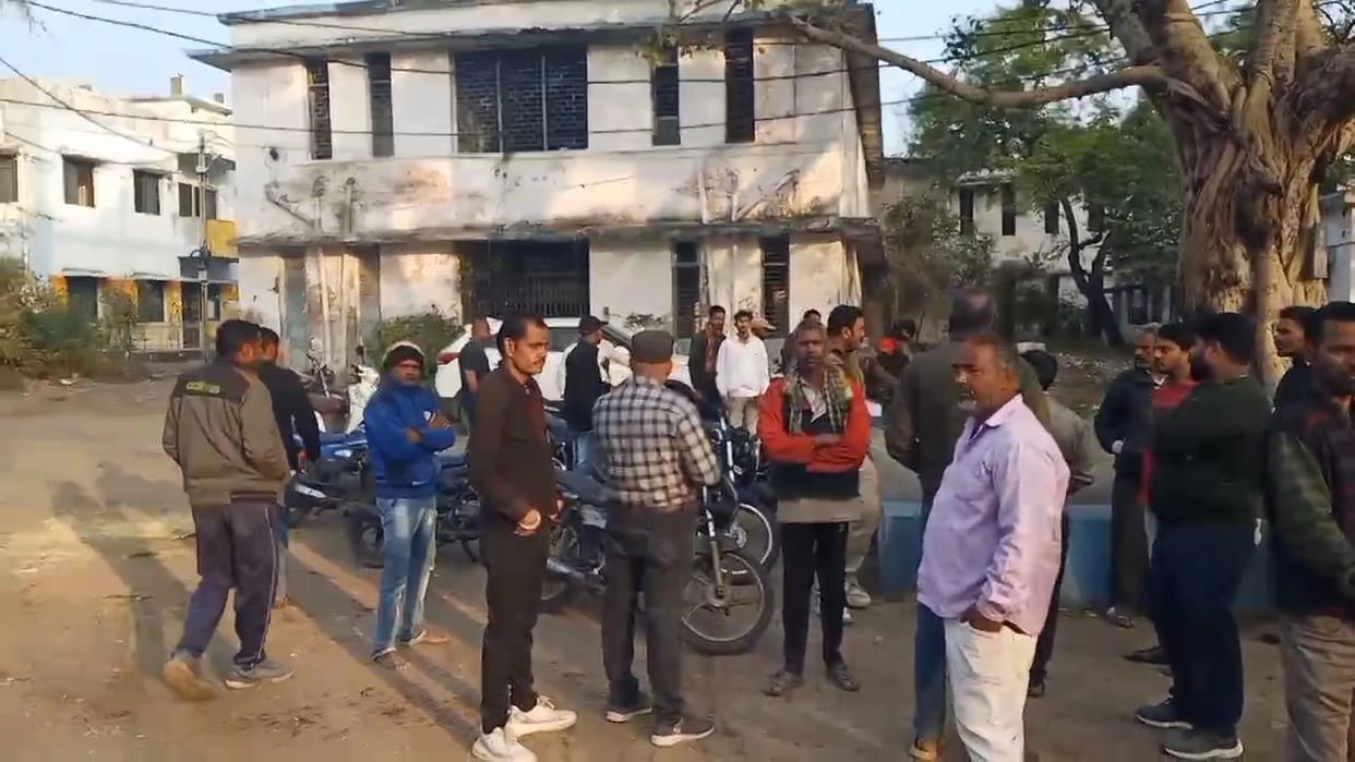 A dumper ran over an innocent child who was flying a kite on the road; he died in agony within a few seconds.