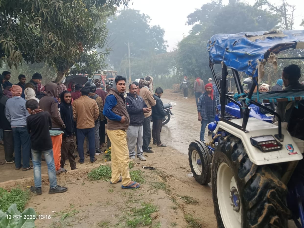 Mother and daughter hit by trolley, angry villagers blocked the road twice