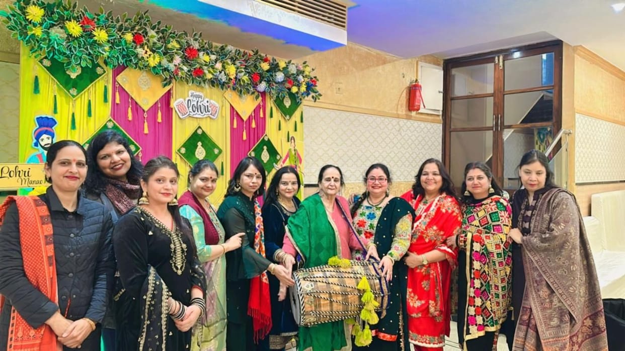 Women celebrated Lohri by playing Giddha and singing dialects.