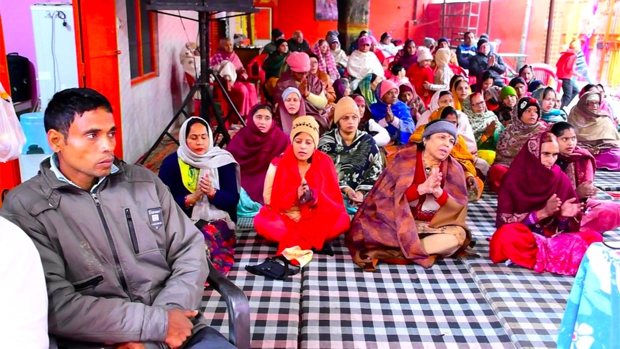 Work should be done in a dignified manner in life: Mahant
