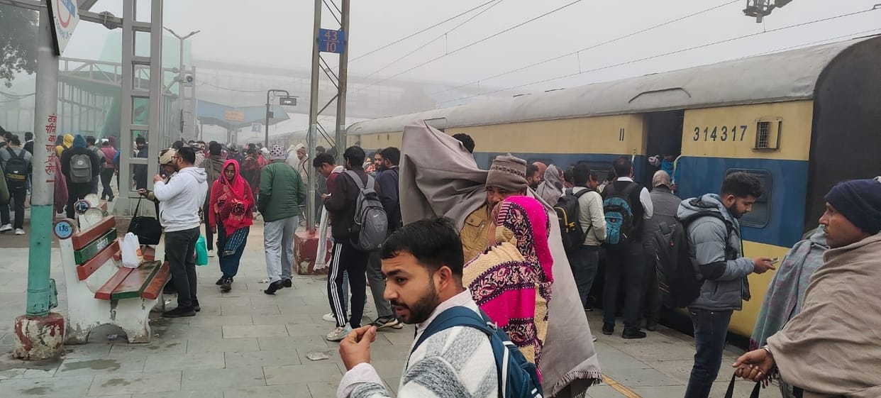 Passengers going to Maha Kumbh are not getting seats in trains
