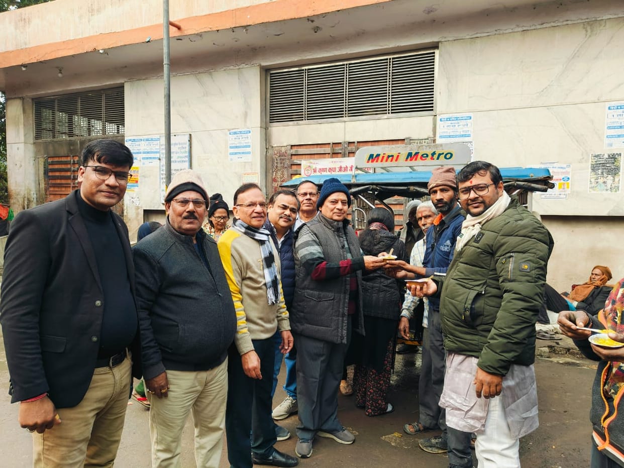 Krishna's blessings, live Geeta family distributed Khichdi