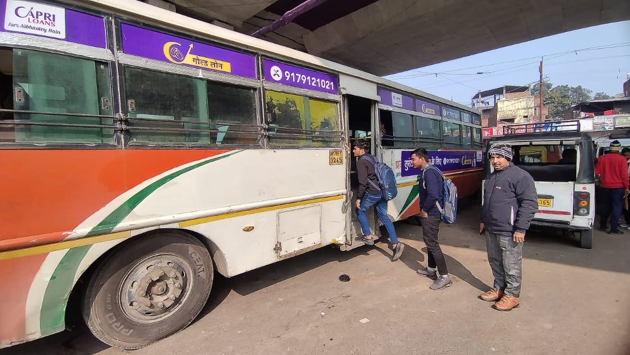 Roadways bus left for Prayagraj