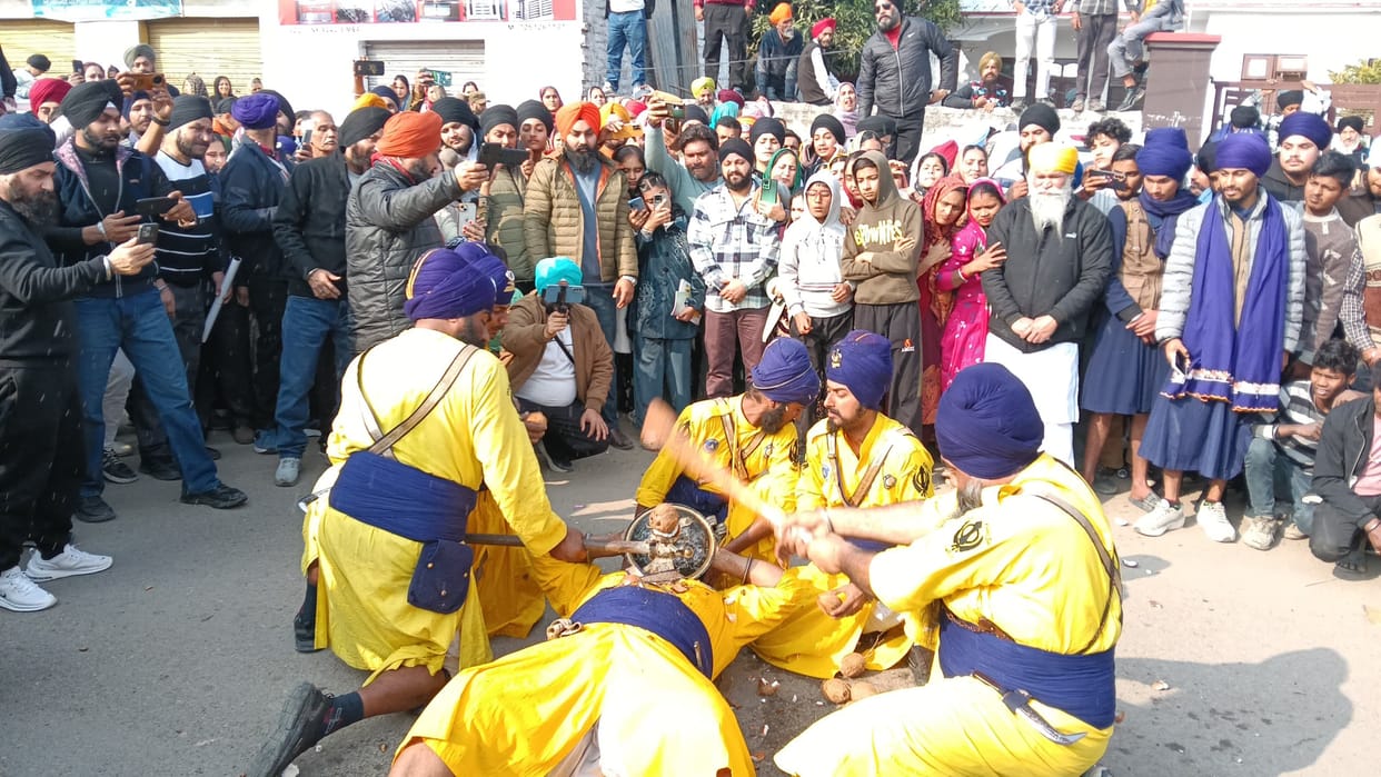 City kirtan taken out on the occasion of festival of lights