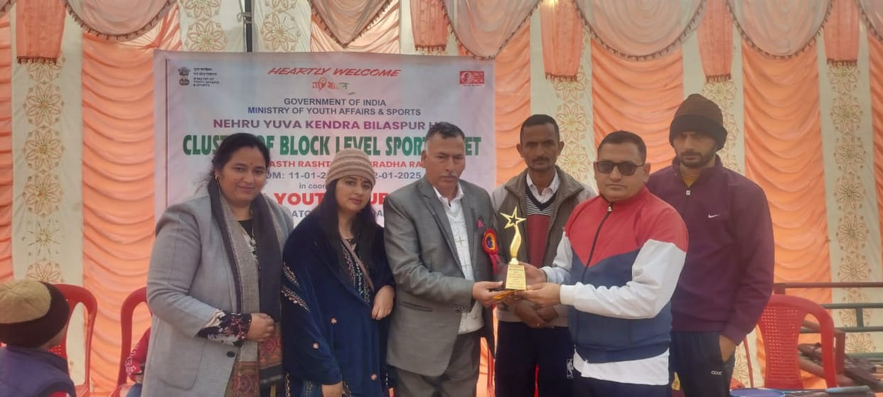 Sahil, Anil winners in badminton