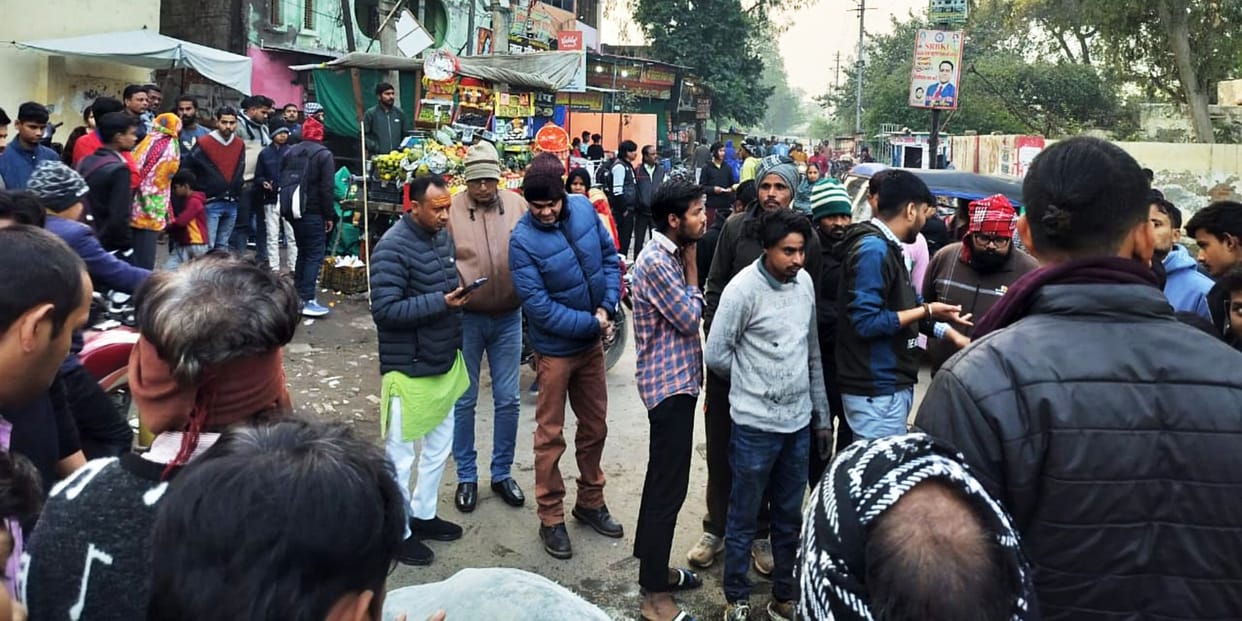 Cow died due to electric current, cow servants demonstrated and expressed anger
