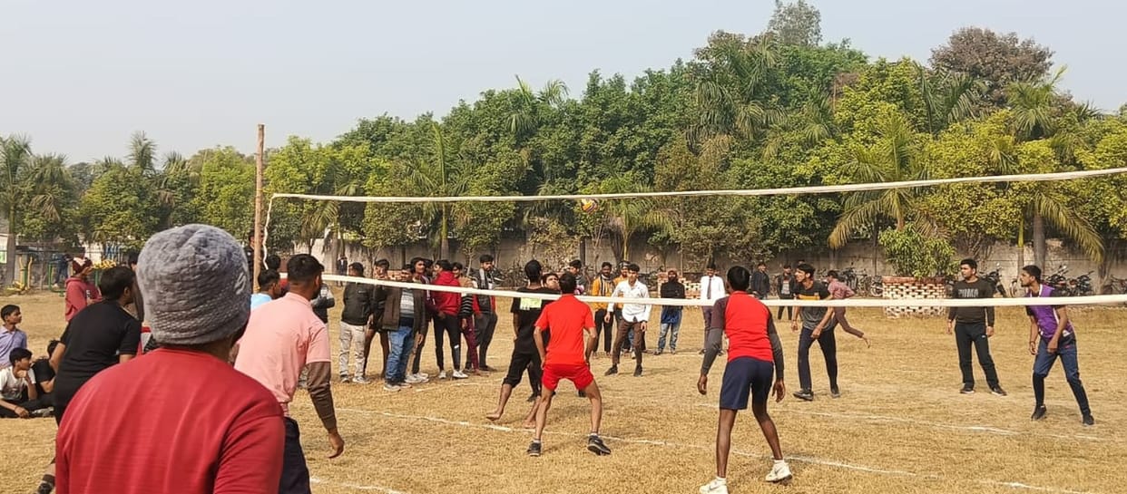 Abhay and Nancy top in 100 meter race