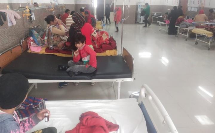 Children are suffering from cold, pneumonia victims are reaching the hospital.