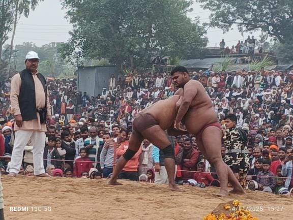 Akash won wrestling with a prize of Rs 11,000