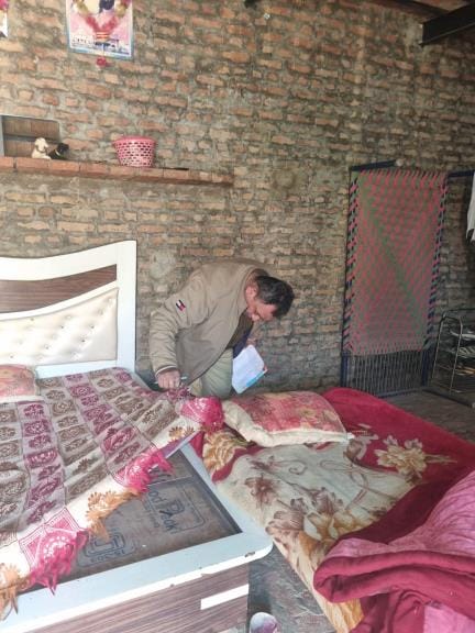 10 police teams conducted a search operation, raided the houses of people involved in drug smuggling