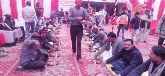 Devotees participated in the banquet program
