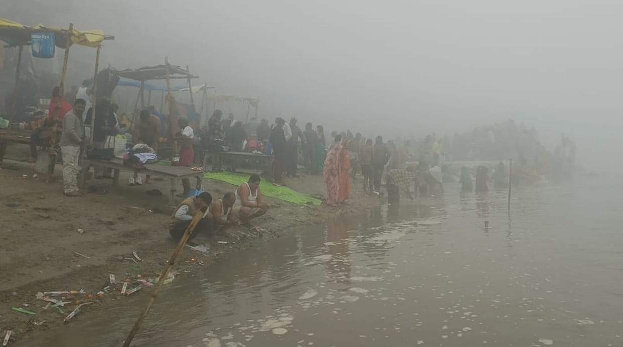 Devotees gathered at the ghats of Ganga, took a dip