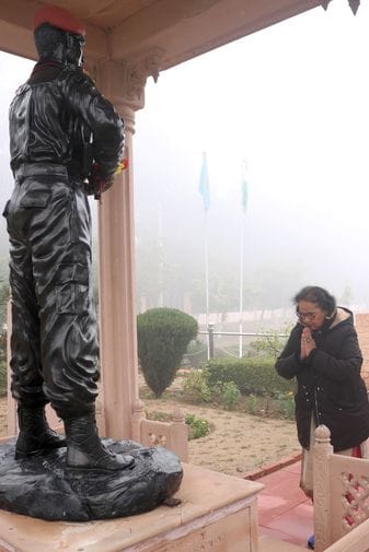 Tribute paid to martyr Captain Pawan on Army Day