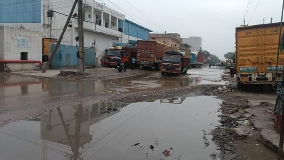 Kanpur Industrial area in bad shape Textile park lacks basic facilities entrepreneurs hopes shattered