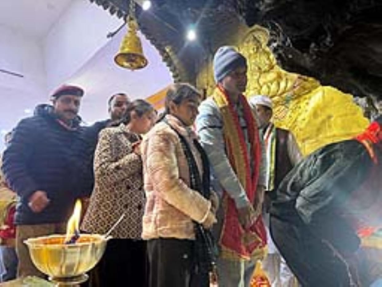Mata Vaishno Devi: Natural cave of Mata Vaishno Devi opened on Makar Sankranti, 17 thousand devotees visited