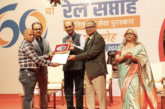 17 railway workers including three officers of Ratlam division honored with Vishisht Rail Seva Award