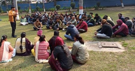 The Board Employees Association organized a door meeting against the education board administration