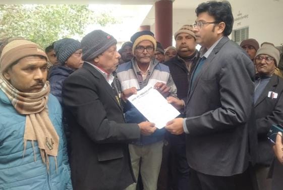 Advocates took out a procession against the Tehsildar and submitted a memorandum