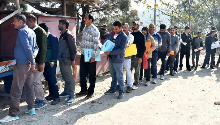 More than 200 vehicles passed in Hamirpur