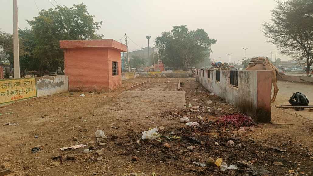 Government weighing machines are closed, farmers and traders are forced to go to private ones