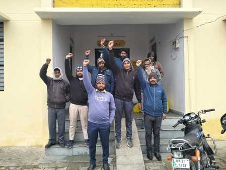 Demonstration of outsourced employees of electricity department continues