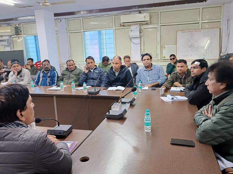After listening to the problems of 90 wards, the Municipal Commissioner said, there is a conspiracy to make me fail