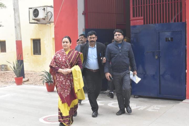 Everyone should take bath in Ganga - Aparna
