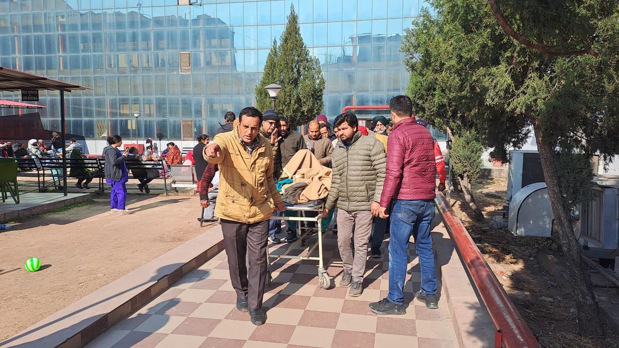 Lineman burnt due to electric shock