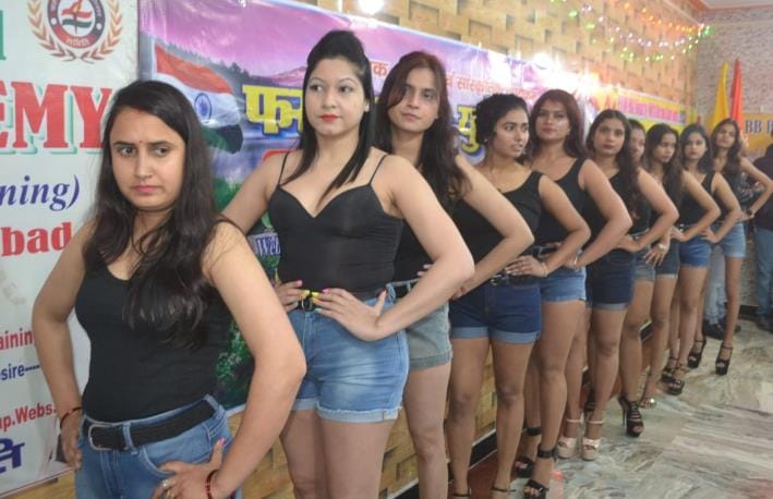 Fashion spread on the ramp, Nidhi became Miss India and Anu Miss UP