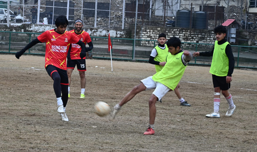 Rising Star Blue defeated FC and entered the finals