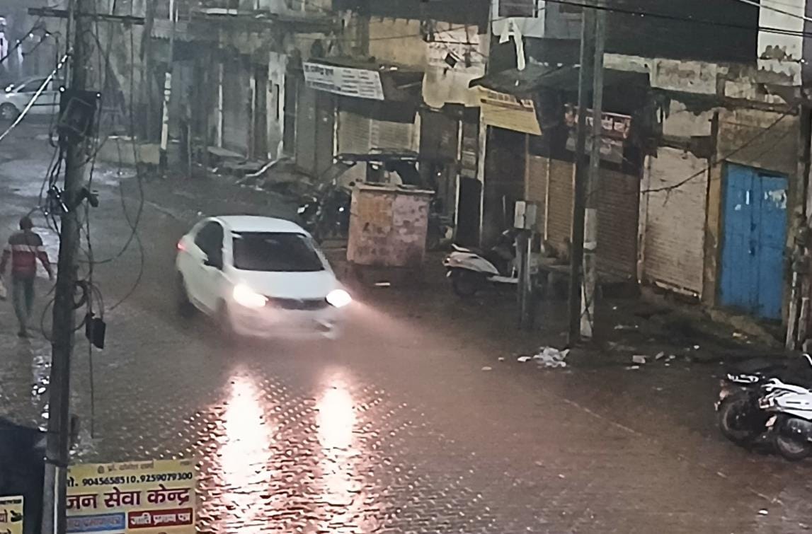 subah kohara, raat mein baarish, paara girane se badhee thand