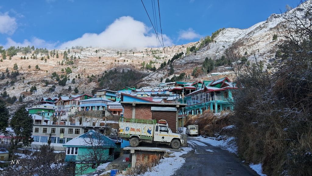 Then the speed slowed down due to snowfall, National Highway-5 blocked in Narkanda