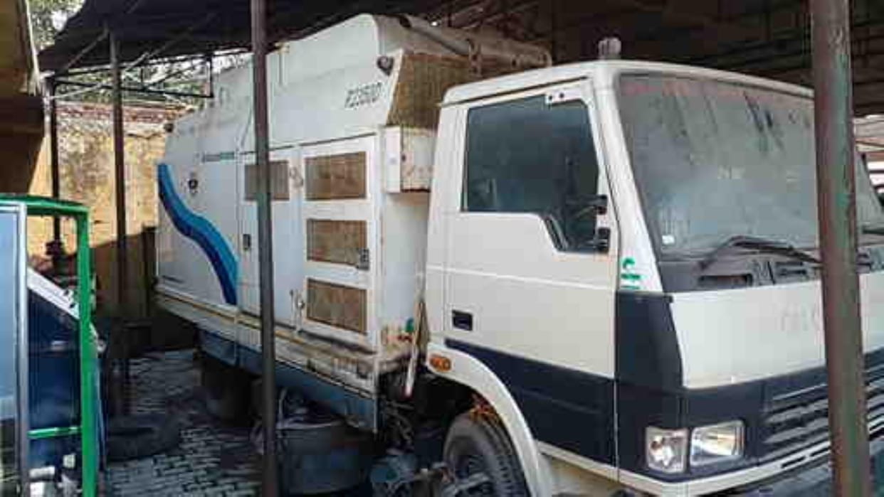 Road sweeper machine bought at a price of Rs 25 lakhs is gathering dust