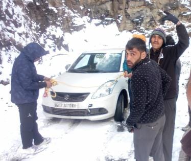 15 roads of Saraj closed due to snowfall