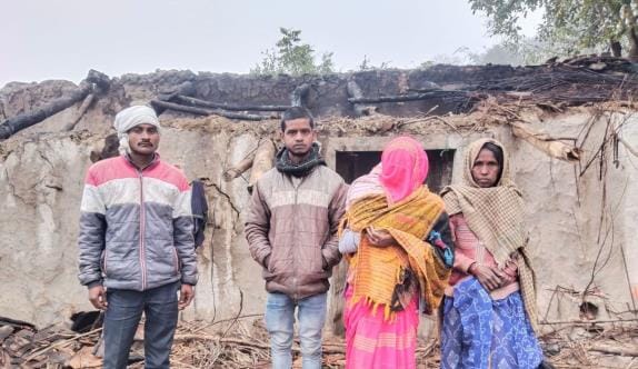 Fire broke out in the house, household goods burnt down