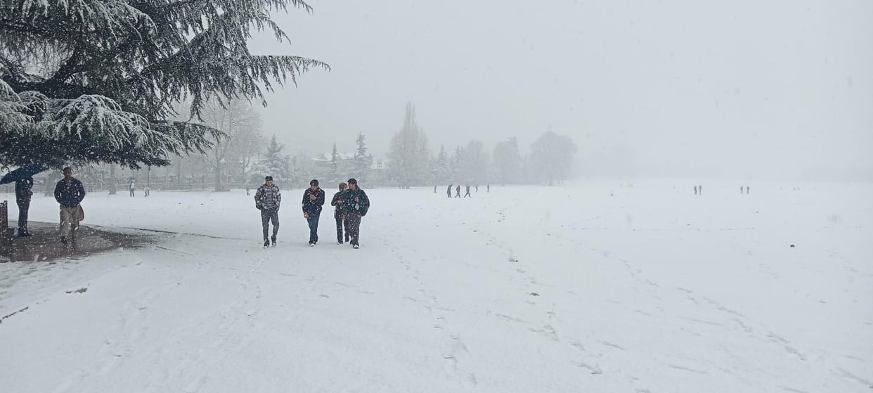 Kishtwar-Anantnag road closed again due to snowfall