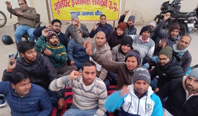 Engineers protested by wearing black bands