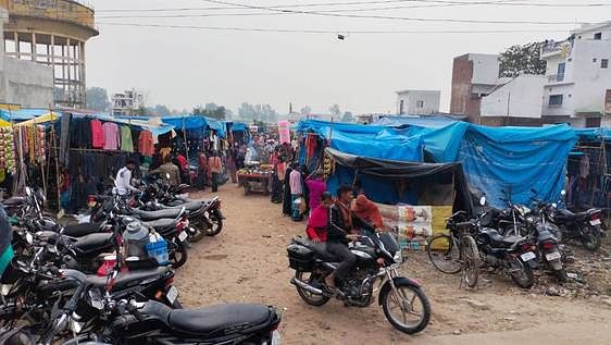 Illegal market causes traffic jam, people are getting troubled