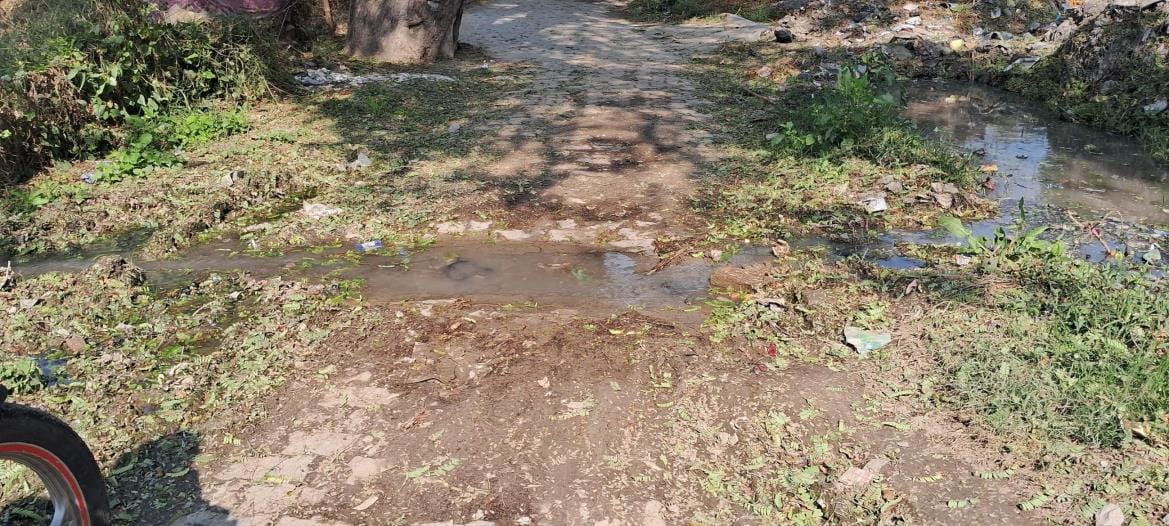 Broken pavements, clogged drains and faulty street lights have become the identity of Shiv Baba Ward