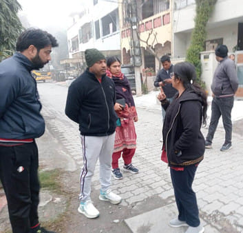 The Municipal Commissioner talked to the people and got information about the cleanliness system
