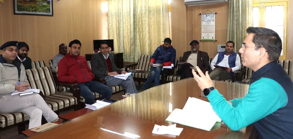 Department should repair black spots: Rohit
