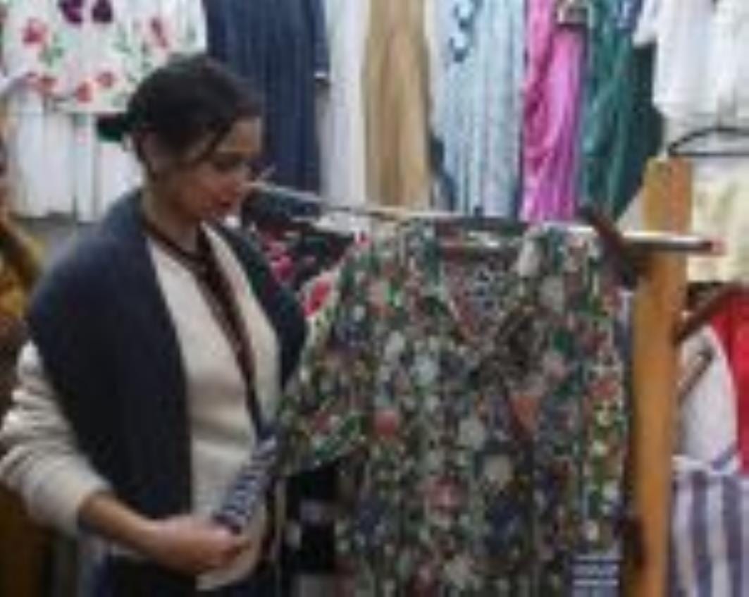 Lucknowites liked Khadi very much, sales of Rs 2.54 crore in seven days