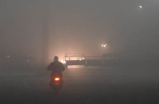 Weather Updates: North India battles cold wave, Delhi records lowest temperature in four days